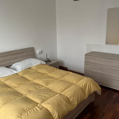 Dalla Chiesa Apartament Rozzano